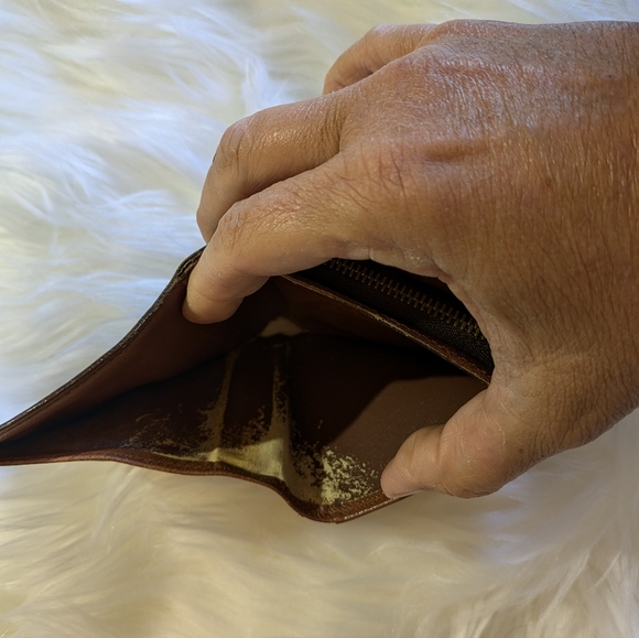 Louis Vuitton Monogram Canvas Compact Wallet MI0919 - Picture 3 of 10